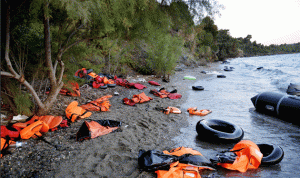 مقتل طفل وفقدان 6 أشخاص آخرين في غرق قارب قبالة سواحل اليونان