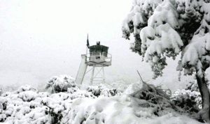 الثلوج تلامس وادي الحاصباني الذي يبلغ ارتفاعه 500 متر