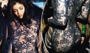 بالصور… كايلي جينر بتصميم جريء يكشف جسدها بالكامل!