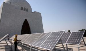البرلمان الباكستاني يعتمد كليا على الطاقة الشمسية