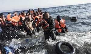 عدد المهاجرين واللاجئين من تركيا إلى اليونان يتراجع