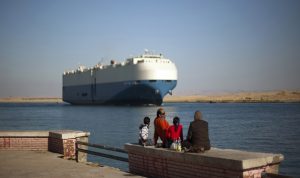 قناة السويس تخفض رسوم مرور السفن لمنافسة قناة بنما