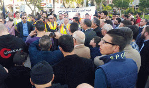 اعتصام في ساحة التل طرابلس احتجاجا على تنفيذ مرآب في وسطها