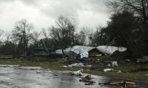 مقتل وإصابة 33 شخصا جراء عواصف وأعاصير جنوب الولايات المتحدة