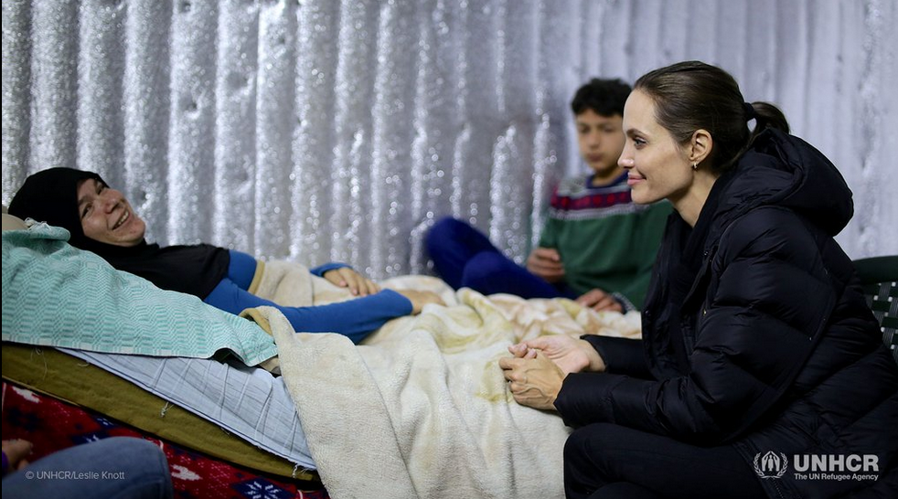 Angelina-Jolie-Lebanon-9