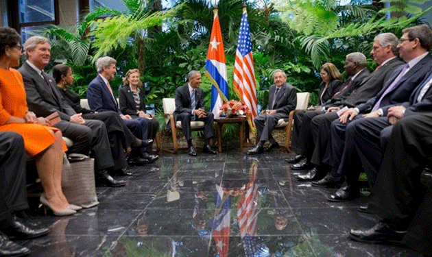 Barack-Obama-and-Raul-Castro