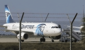 قبرص توافق على تسليم “خاطف الطائرة” إلى القاهرة