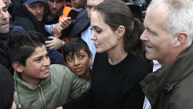 angelina-jolie-greece