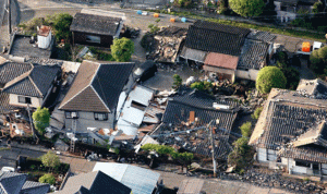 اليابان تعد بدعم الشركات المتضررة من سلسلة الزلازل
