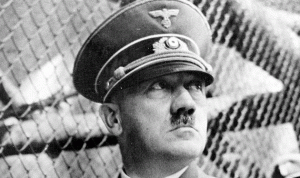 سروال هتلر في المزاد!