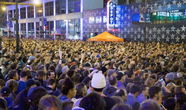 prince-fans-paying-tribute-in-minneapolis