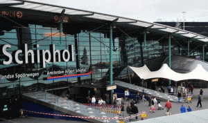 فتح مطار أمستردام الرئيسي بالكامل بعد إخلائه جزئياً