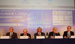 إتحاد المصارف العربية يدعو للاستثمار في الطاقة النظيفة