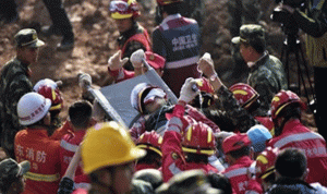 انتشال 8 جثث واستمرار البحث عن 33 مفقودا في انهيار الصين
