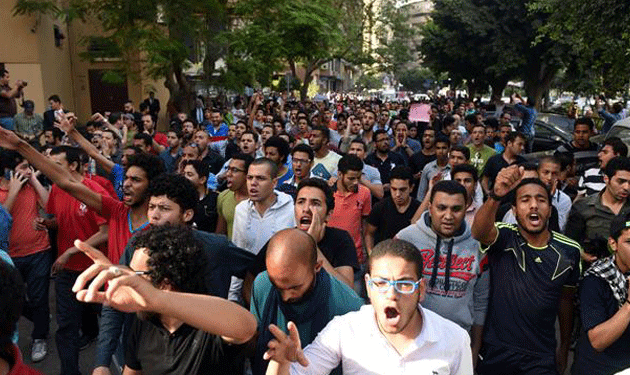 Egyptian-protesters-against-giving-2-islands-to-Saudi-Arabia