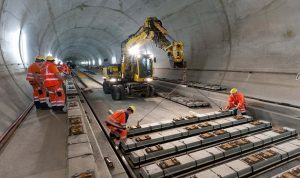 سويسرا تفتتح أطول نفق للسكك الحديدية في العالم