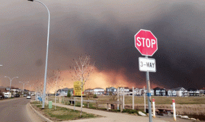 كندا: حريق الغابات يلتهم أحياء سكنية كاملة في ألبرتا