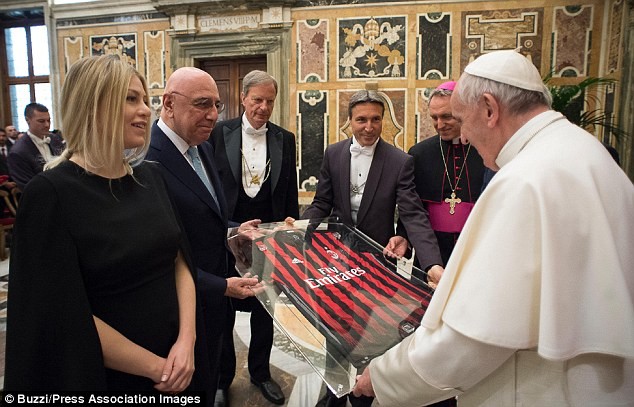 pope-milan. 2