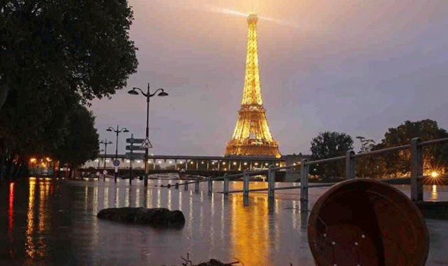 Flooding-river-Seine