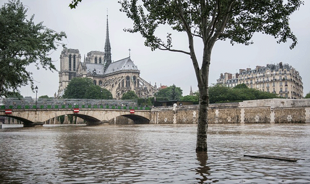 Flooding-river-Seine1