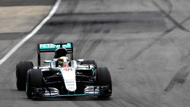 MONTREAL, QC - JUNE 12: Lewis Hamilton of Great Britain driving the (44) Mercedes AMG Petronas F1 Team Mercedes F1 WO7 Mercedes PU106C Hybrid turbo on track during the Canadian Formula One Grand Prix at Circuit Gilles Villeneuve on June 12, 2016 in Montreal, Canada.  (Photo by Mark Thompson/Getty Images)