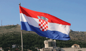 كرواتيا تضع حواجز على جسر حدودي مع صربيا