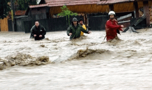 مصرع شخصين جراء الفيضانات في رومانيا