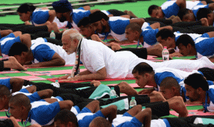 هذا ما يفعله رئيس وزراء الهند في اليوم العالمي لليوغا