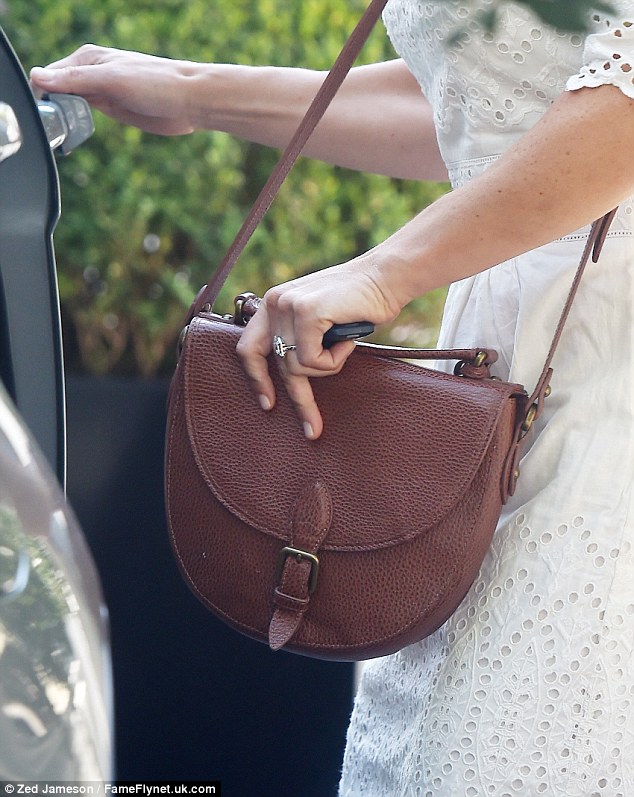 3668965900000578-3696387-The_happy_couple_s_friends_and_families_are_said_to_be_delighted-a-6_1468925577153