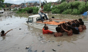 عشرات القتلى بفيضانات في النيبال