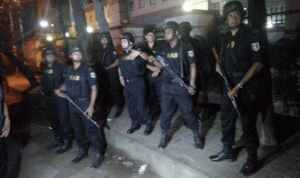 إطلاق نار وإحتجاز رهائن في بنغلادش و”داعش” يتبنى