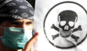 سباق بين السرطان والمخابرات العالميّة للقضاء على “إرهابي كيماوي”
