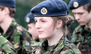 النساء في الجيش البريطاني إلى خطوط المواجهة