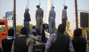“هيومان رايتس” تدين إعدام 20 سجيناً سنّياً في إيران