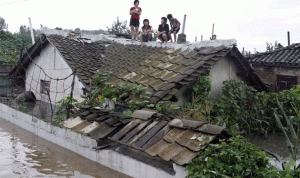 كوريا الشمالية: مقتل وتشريد المئات جراء الفيضانات العارمة