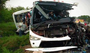 المكسيك: قتلى بحادث اصطدام سيارة بشاحنة