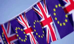 المفوضية الأوروبية تعارض مفاوضات التجارة قبل خروج بريطانيا