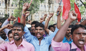 ملايين الموظفين يضربون في الهند للمطالبة بزيادة أجورهم