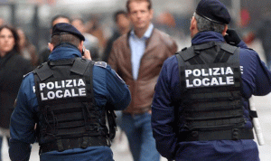 إيطاليا تفكك شبكة تهريب لاجئين إلى غرب أوروبا