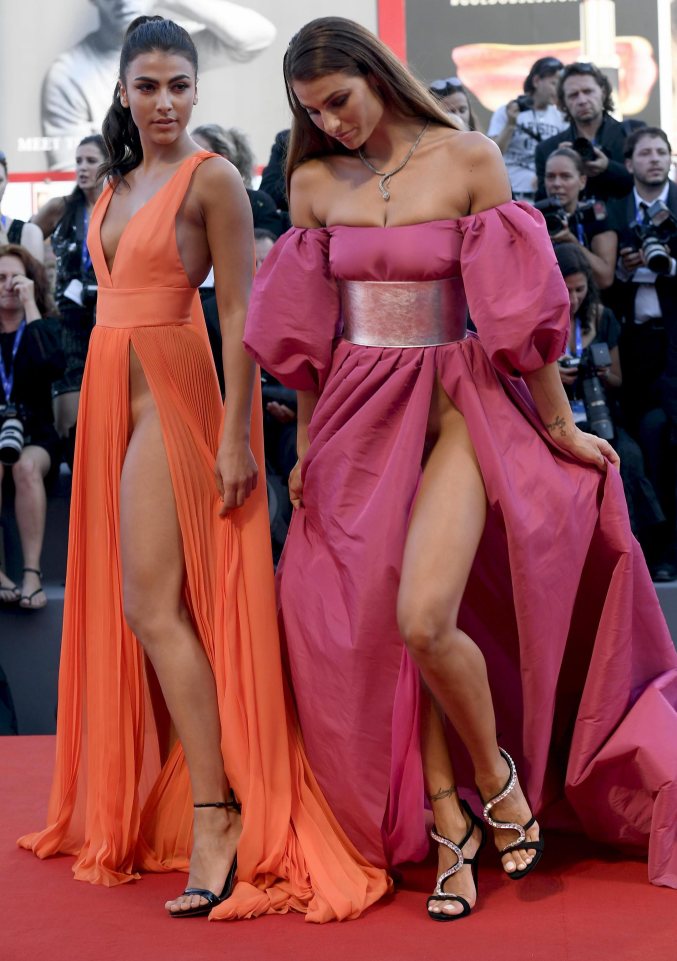 epa05522628 Italian actress Valeria Solarino (L) and Brazilian model Dayane Mello (R) arrive for the premiere of 'The Young Pope' at the 73rd Venice Film Festival in Venice, Italy, 03 September 2016. The movie is presented out of competition at the festival running from 31 August to 10 September. EPA/CLAUDIO ONORATI