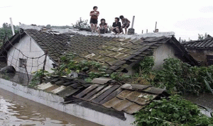مقتل 60 شخصاً في فيضانات في كوريا الشمالية