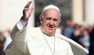 بالصورة… تصرف من البابا فرنسيس يثير ضجة!