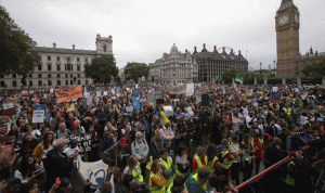الآلاف يتظاهرون في لندن تأييداً لإستقبال لاجئين