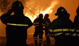 المئات يفرون من حرائق الغابات في إسبانيا