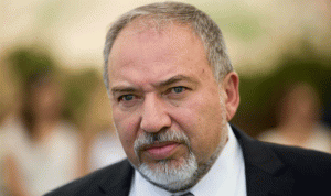 وزير الدفاع الإسرائيلي يرفض اعتذار عباس