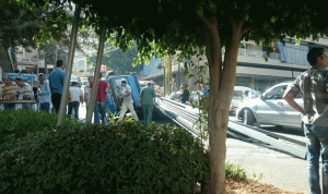 بالصور… إنقلاب “بيك أب” على سيارة في جل الديب