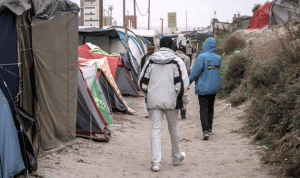 دعوات لتريزا ماي لإنقاذ “لاجئي الأدغال”