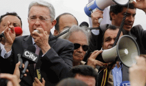 المعارضة الكولومبية قد تلتقي “فارك” لبحث السلام