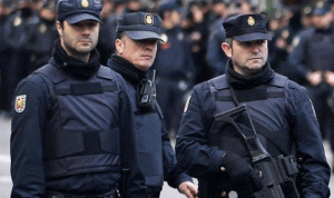 إسبانيا تعتقل 4 للاشتباه في تجنيدهم متشددين