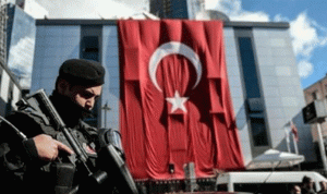اعتقال 22 شخصًا بسبب تطبيق على الهاتف في تركيا
